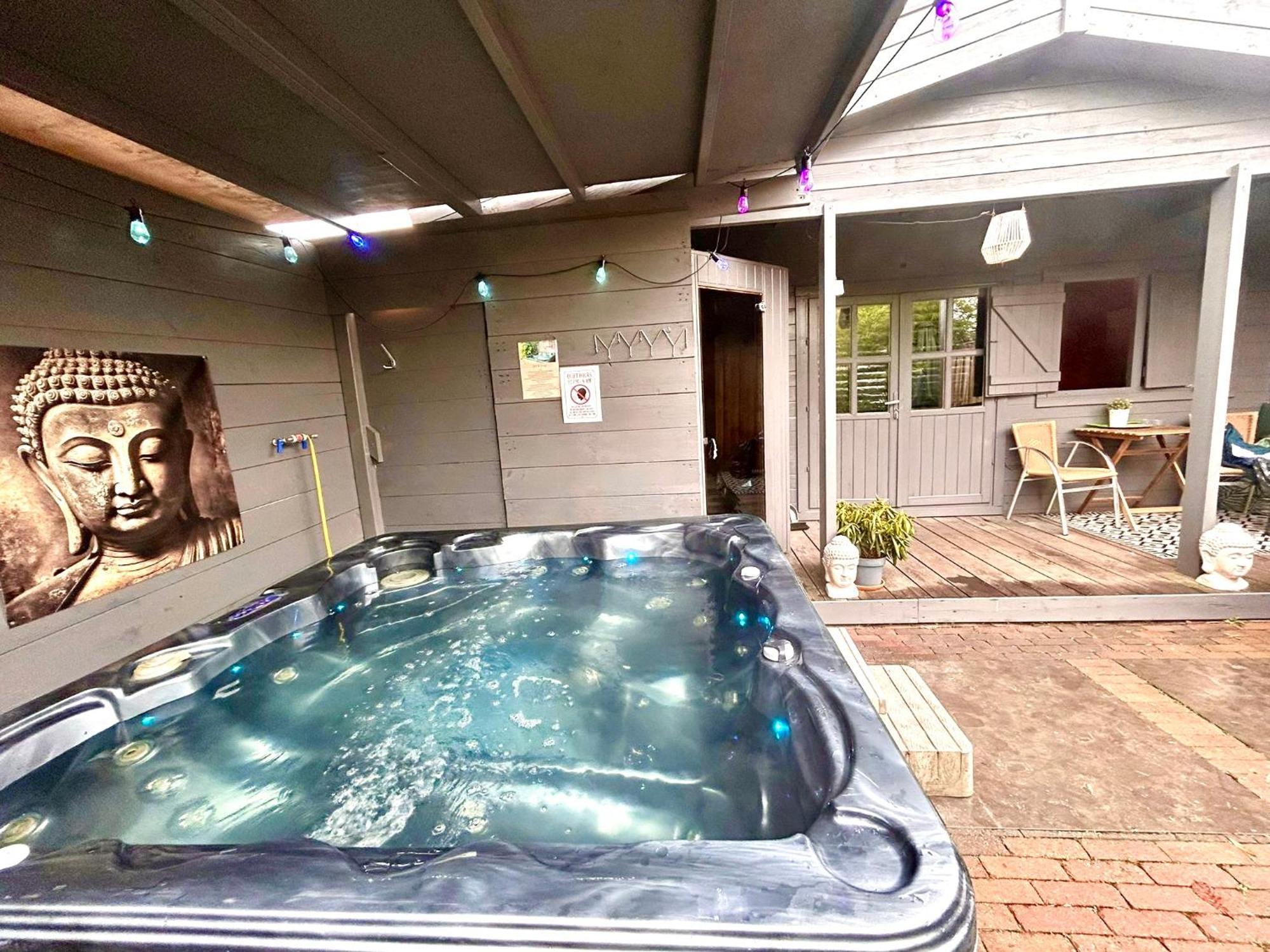 Buddha Style Family House & Jacuzzi & Sauna Near Amsterdam Vijfhuizen المظهر الخارجي الصورة