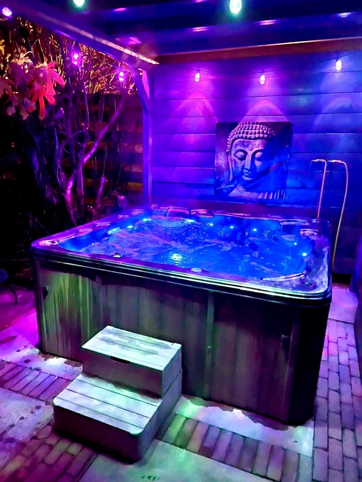 Buddha Style Family House & Jacuzzi & Sauna Near Amsterdam Vijfhuizen المظهر الخارجي الصورة